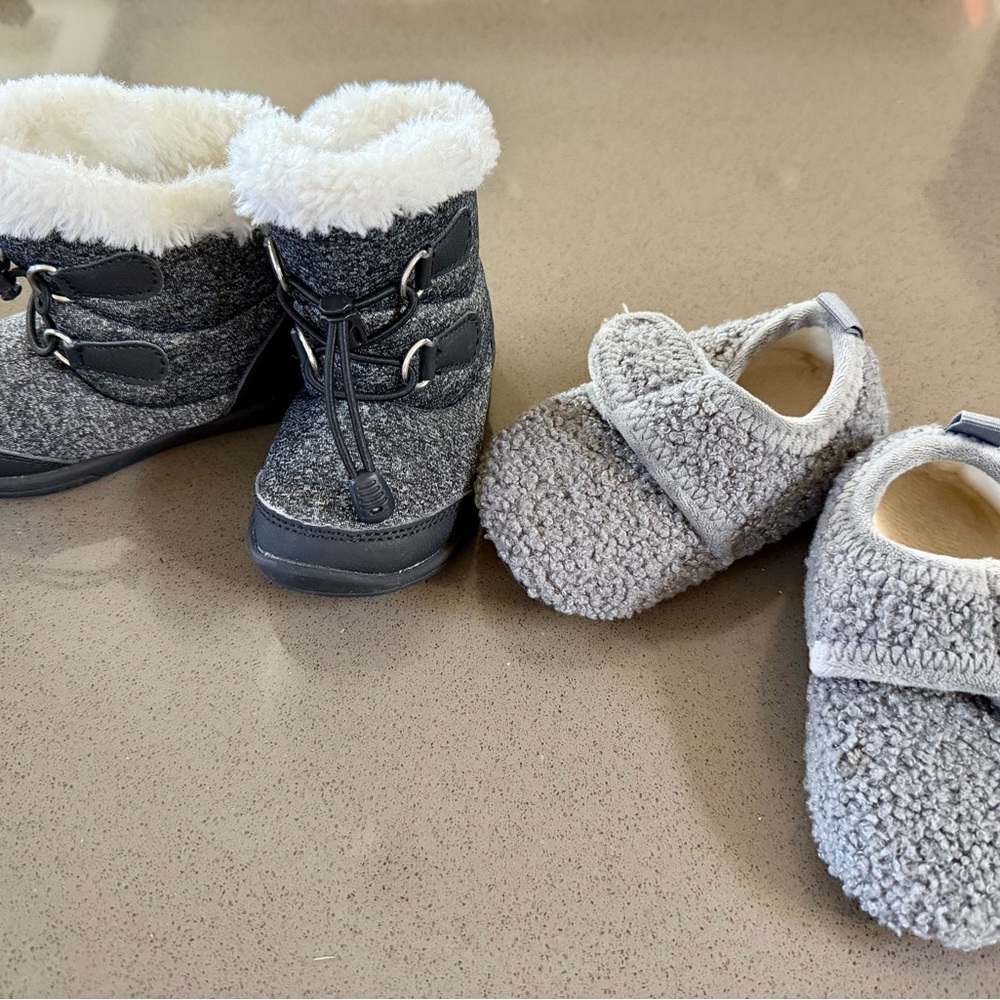 Kids Plush Gray Winter Boots and Slippers Set- Size 5